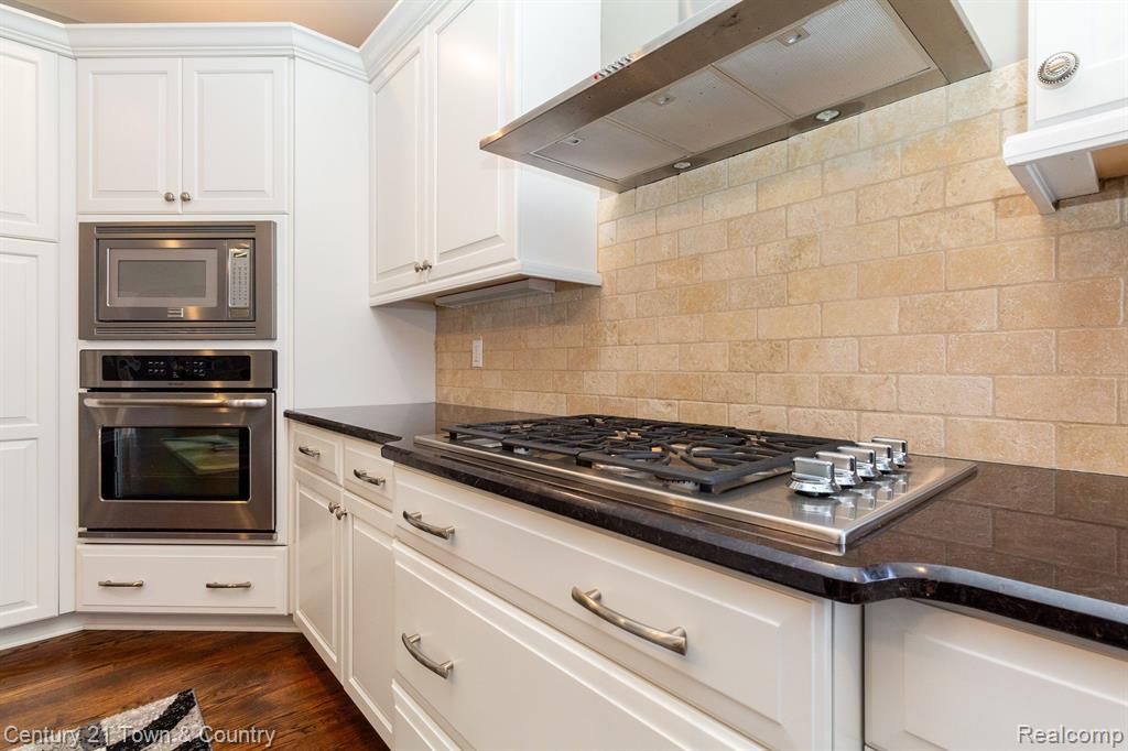 54152 Deer Ridge Court, Rochester, MI 48307 — Photo 20