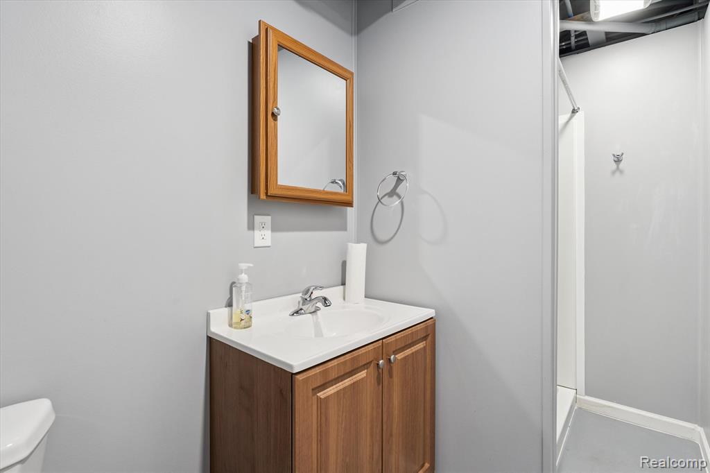 7075 Kings Way, Flushing, MI 48433 — Photo 31