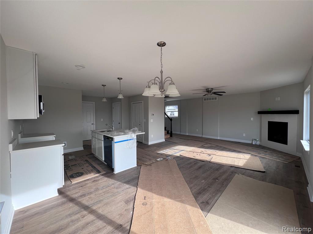471 Pattan Drive, Wixom, MI — Photo 3