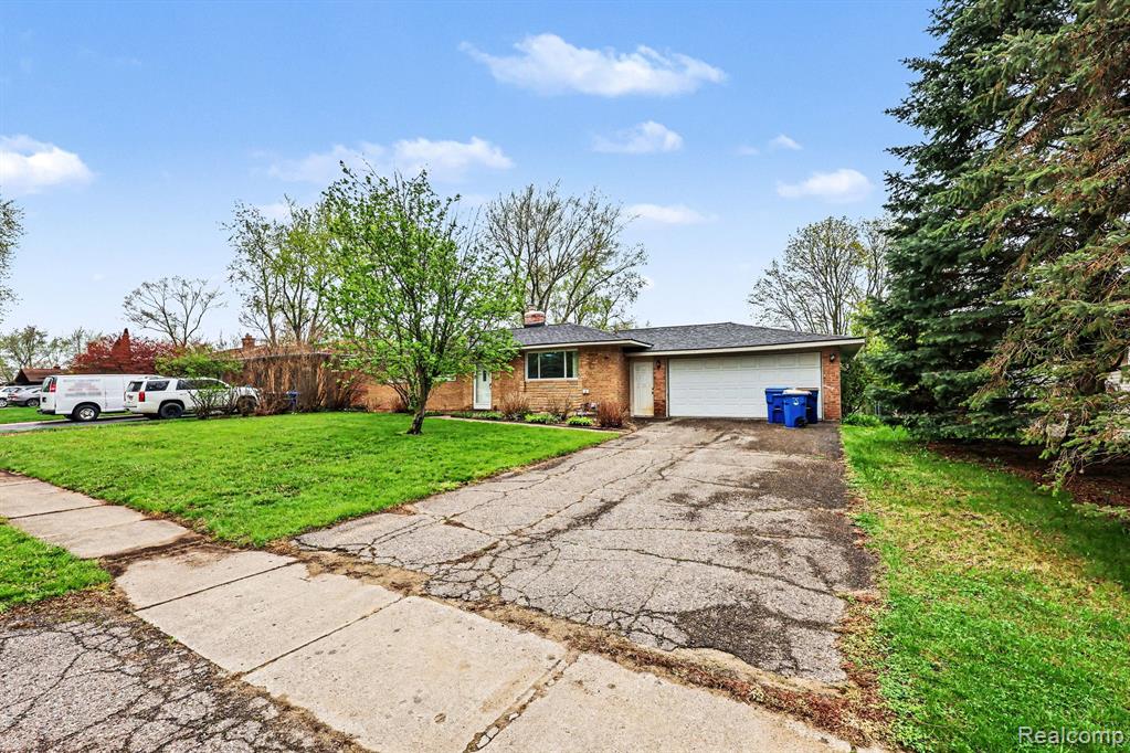 3688 Breaker Street, Waterford, MI 48329 — Photo 2
