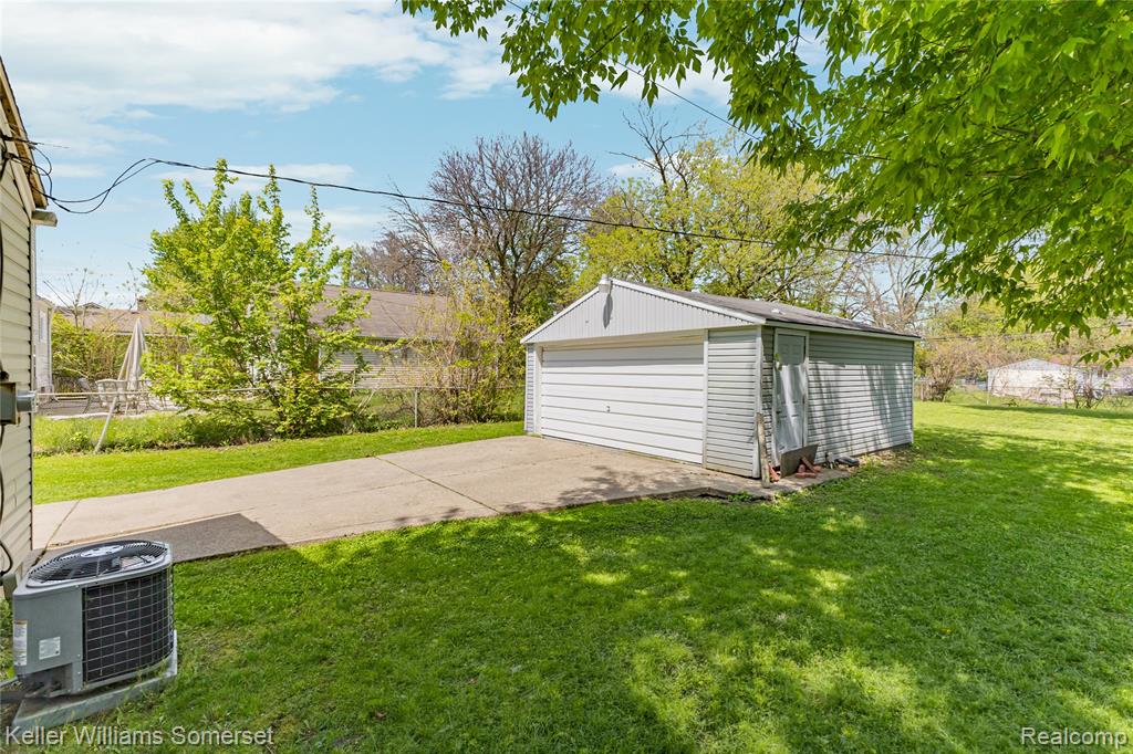 591 Clara Avenue, Pontiac, MI 48340 — Photo 45