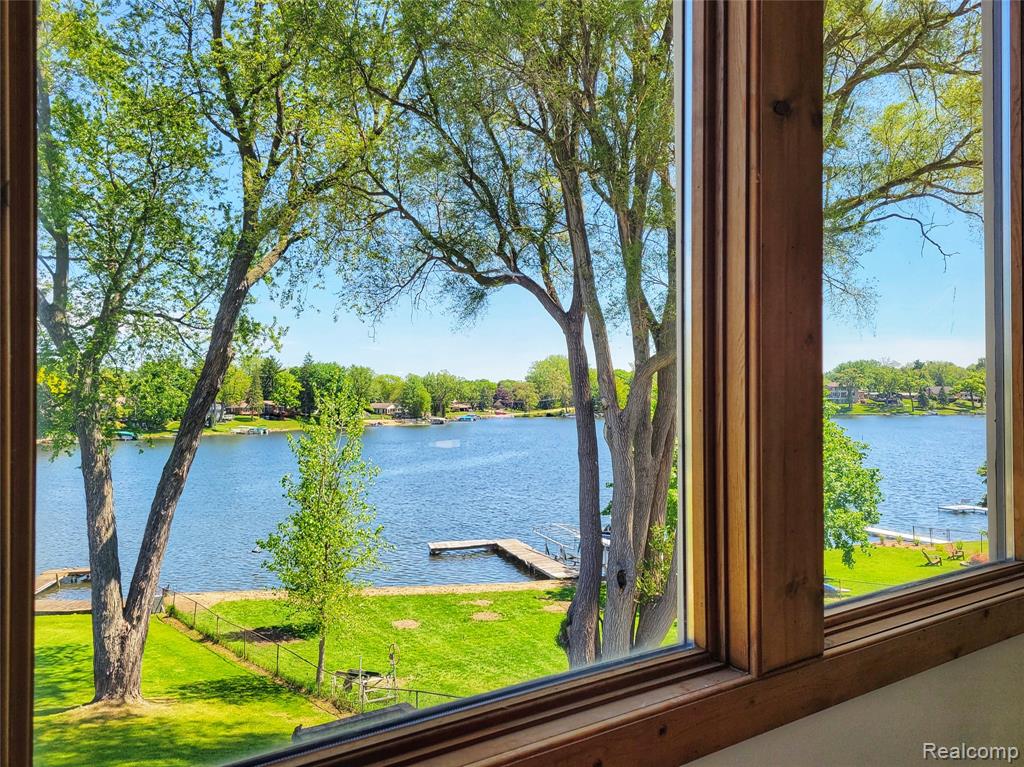 712 Wolverine Drive, Wolverine Lake, MI 48390 — Photo 4