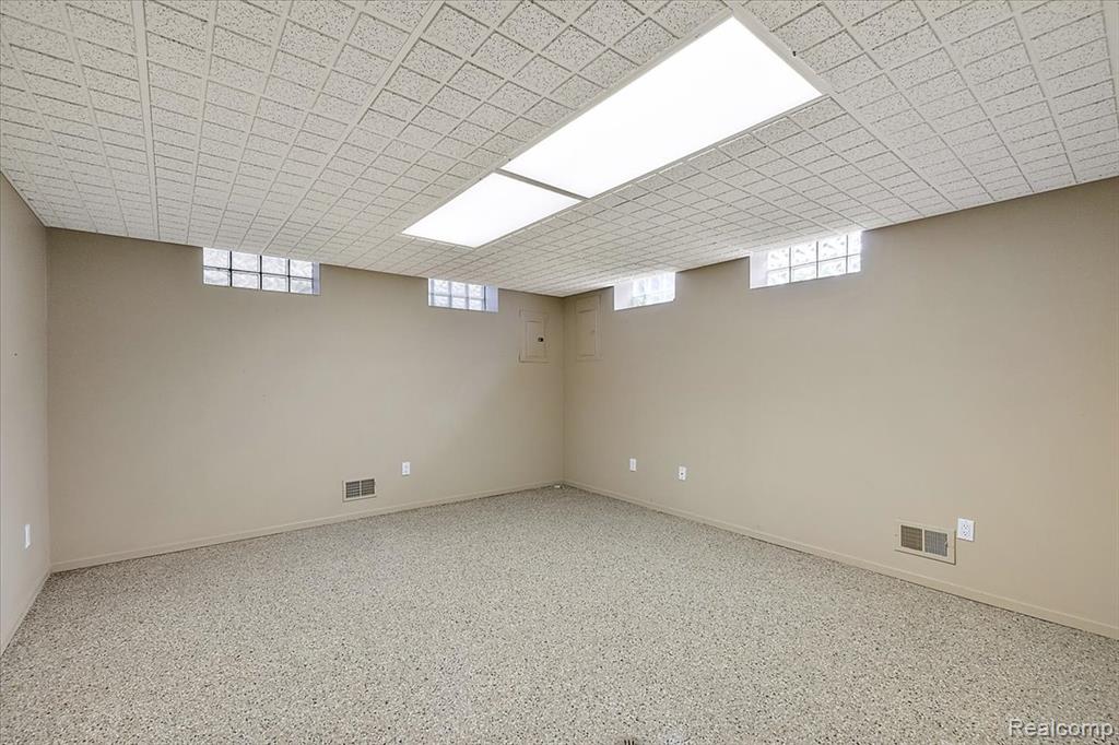 700 Lakeside Drive, Birmingham, MI 48009 — Photo 35