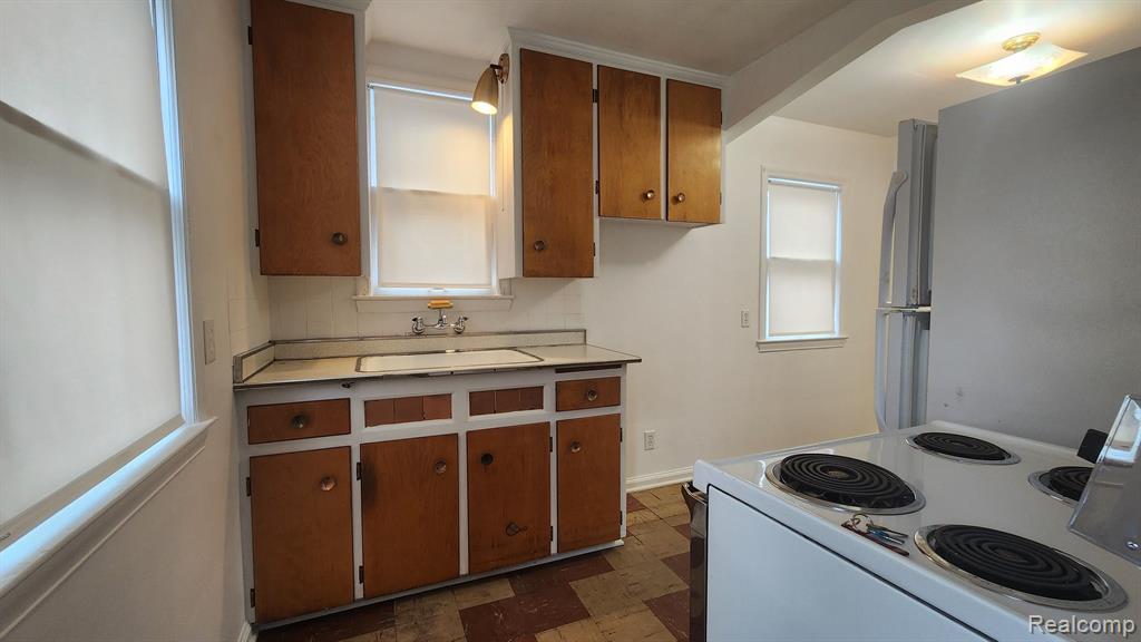 7336 ROCKDALE, Redford, MI 48239 — Photo 4