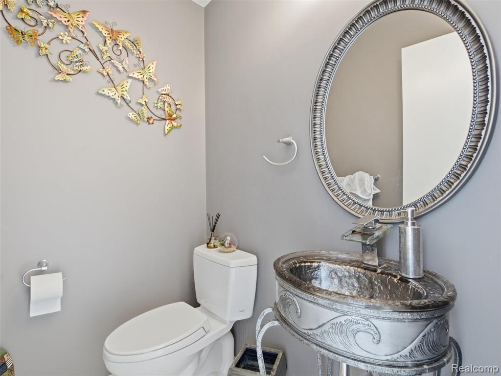 48507 Montelepre Drive, Utica, MI 48315 — Photo 27
