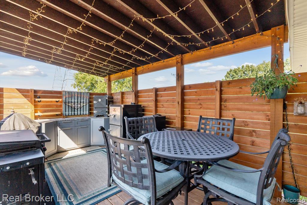 6097 High Valley Drive, White Lake, MI 48383 — Photo 39
