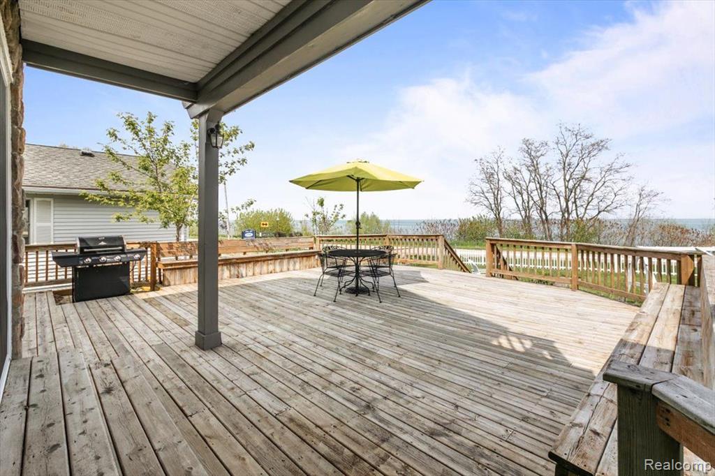 7158 LAKEVIEW Drive, Lexington, MI 48450 — Photo 32