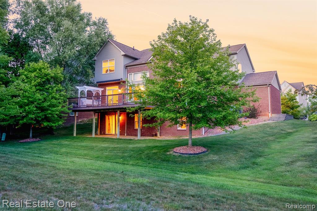 17017 BOULDER Drive, Northville, MI 48168 — Photo 4