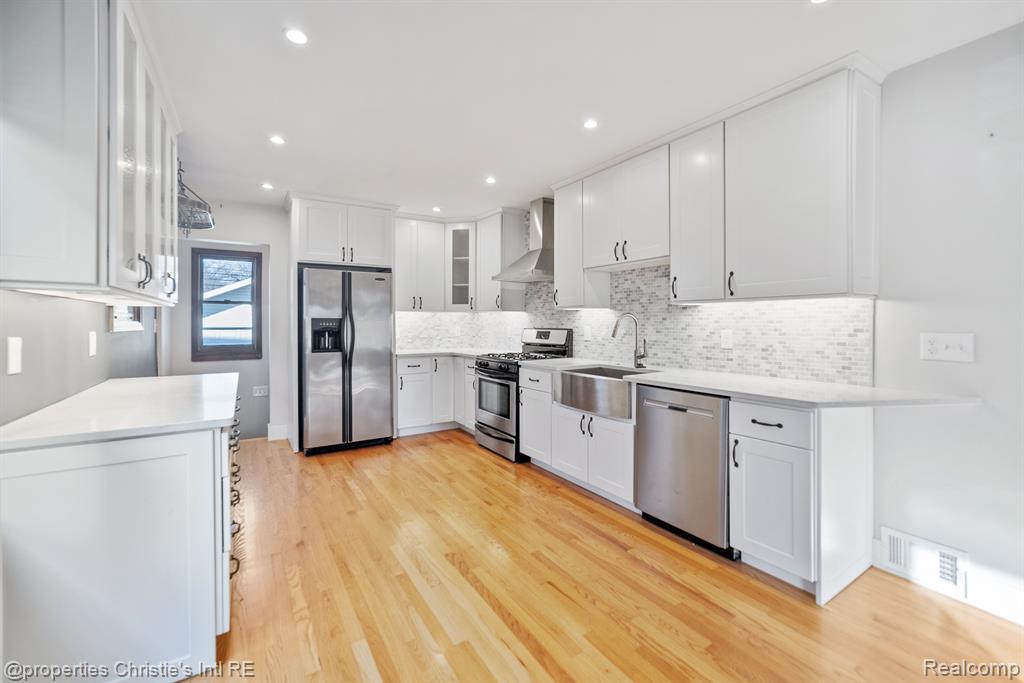 601 BALDWIN Avenue, Royal Oak, MI 48067 — Photo 2