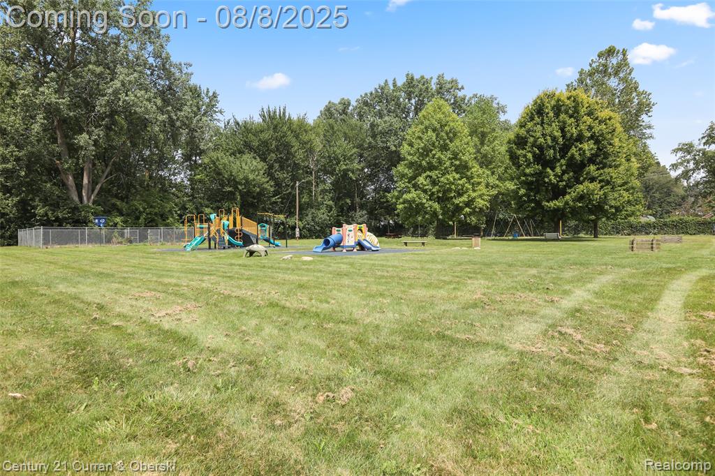 8269 Bristol Street, Westland, MI — Photo 20