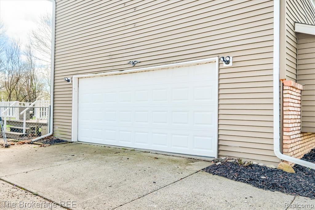 4156 Bobwhite Drive, Flint, MI 48506 — Photo 2