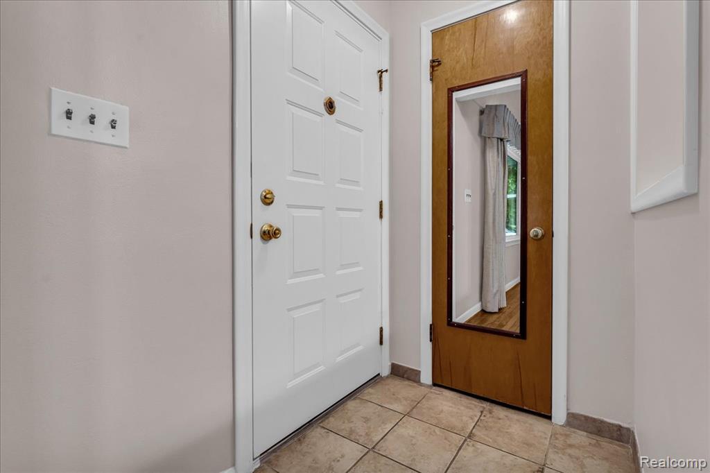 8403 Kinmore Street, Dearborn Heights, MI 48127 — Photo 4