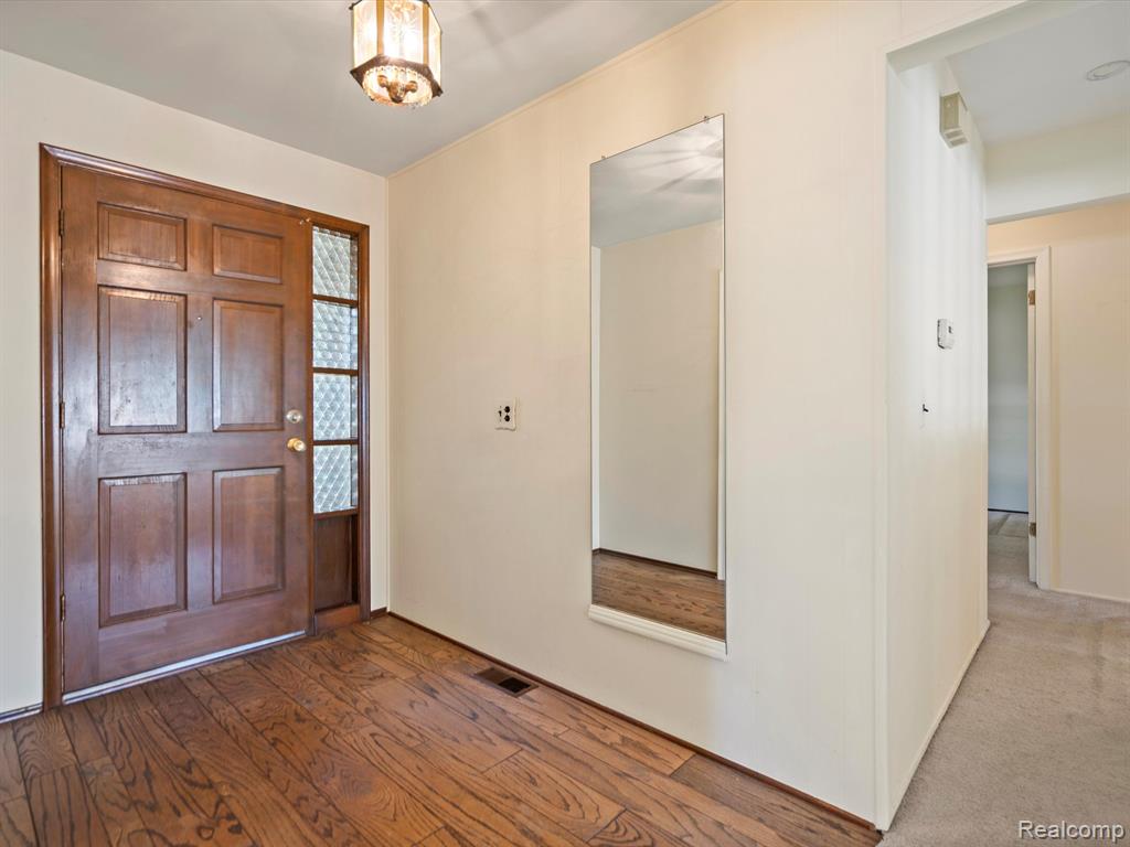 42909 LOMBARDY Drive, Canton, MI 48187 — Photo 8