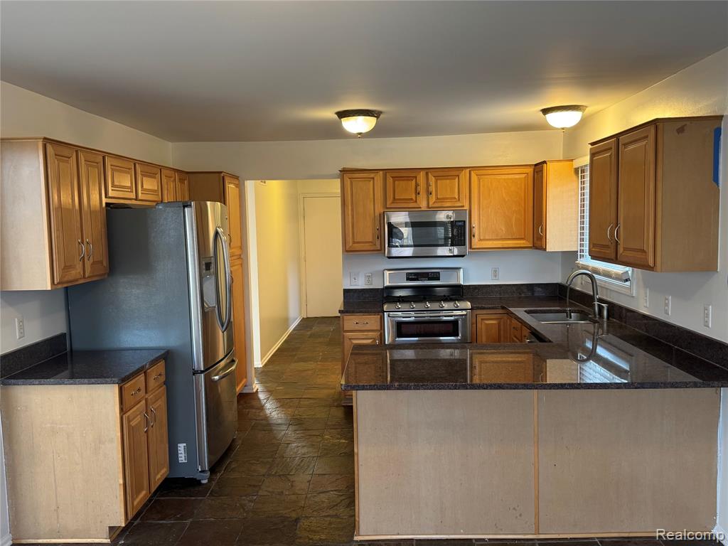 51336 Pinewood Drive, Macomb, MI 48042 — Photo 11