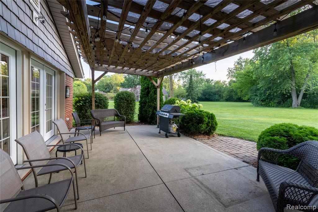6655 Norton Drive, Troy, MI 48085 — Photo 18