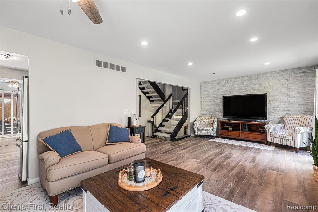 6202 ANDREA Lane, West Bloomfield, MI — Photo 9