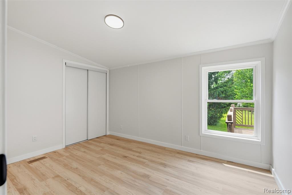 4420 Dublin Road, Burton, MI 48529 — Photo 20