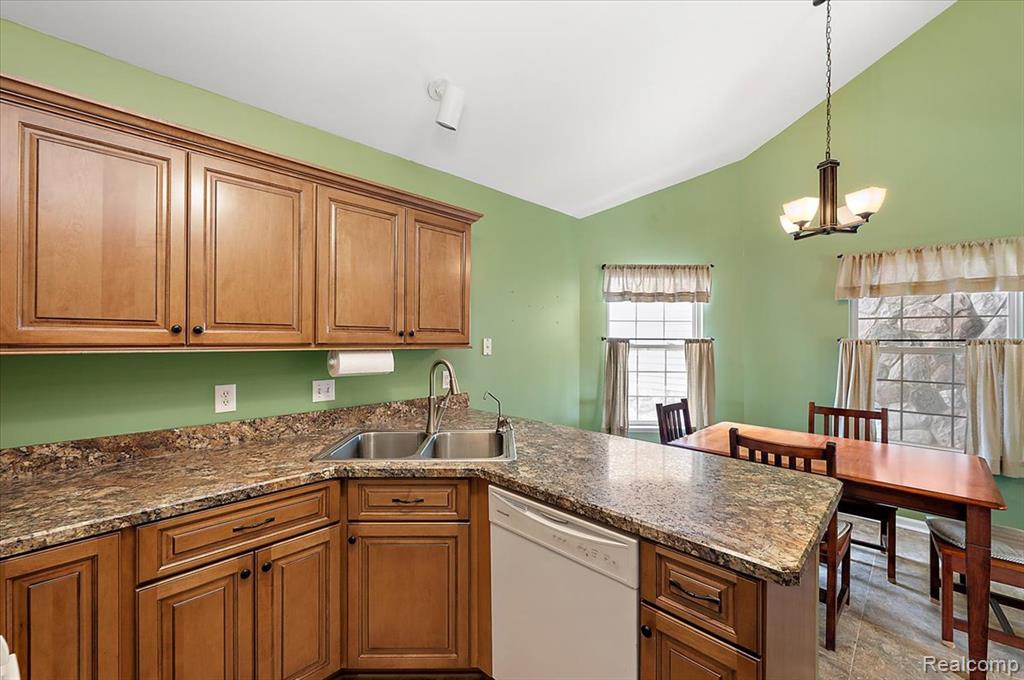 734 Challenging Trail, 65, South Lyon, MI 48178 — Photo 27