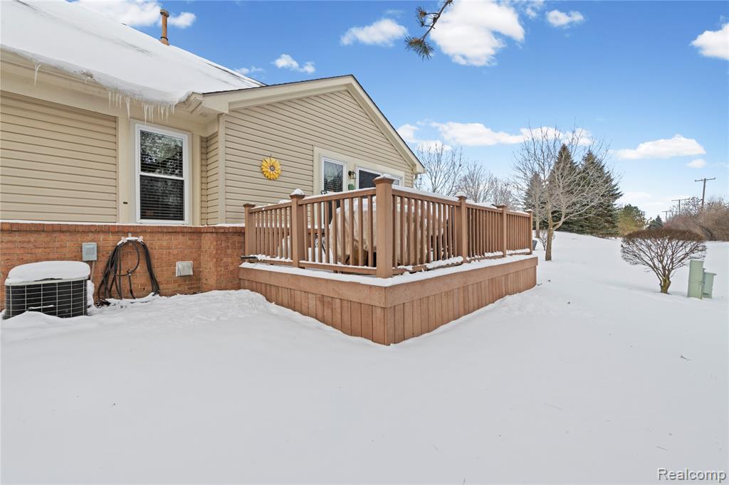 5579 Elmhurst Drive, 167, Trenton, MI 48183 — Photo 9
