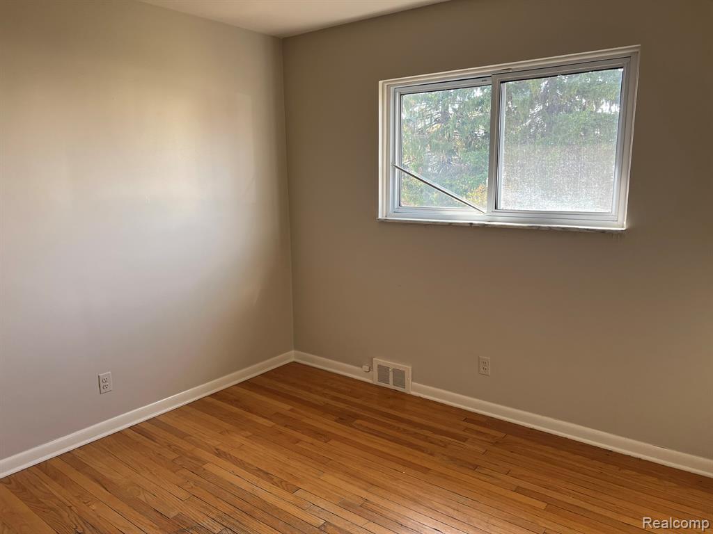 49633 Hayes Road, Shelby Twp, MI 48315 — Photo 9