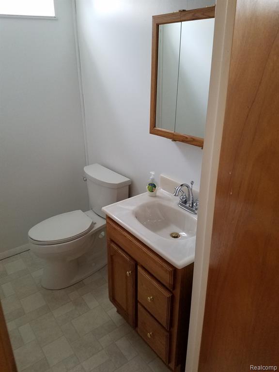 12835 W Parkway Street, Detroit, MI 48223 — Photo 15