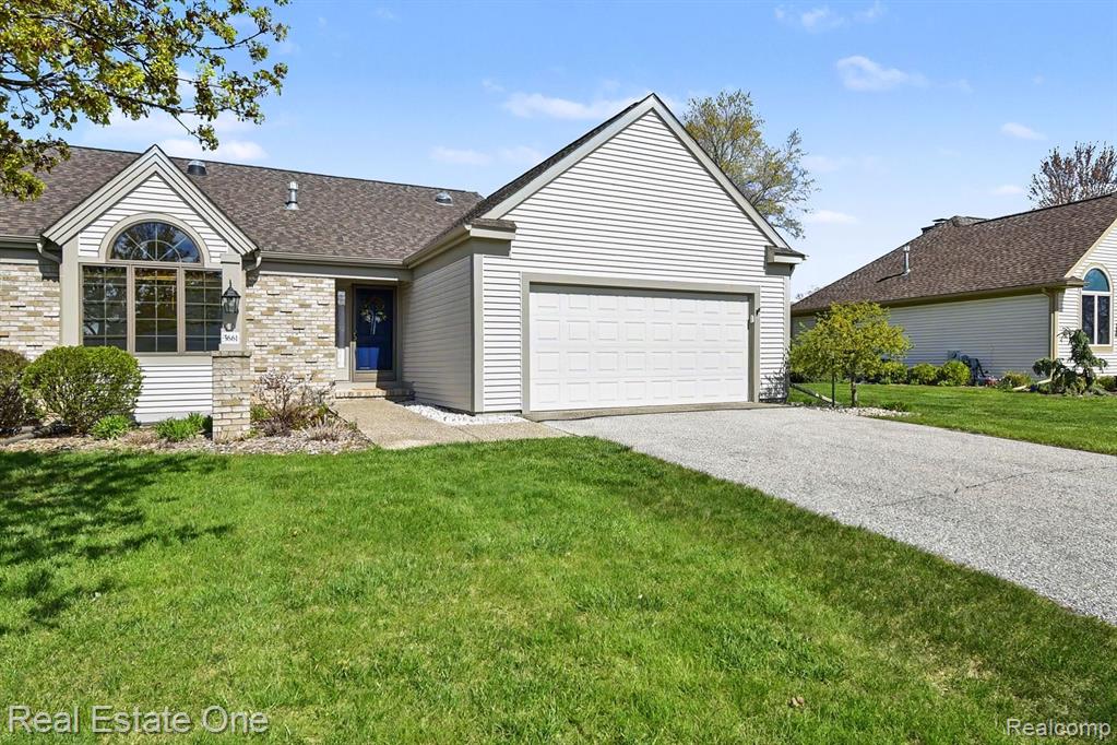 5661 Macintosh Drive, Bay City, MI 48706 — front exterior