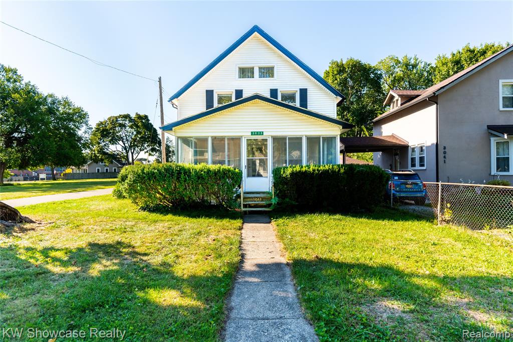3033 Cass Lake Avenue, Keego Harbor, MI 48320 — front exterior