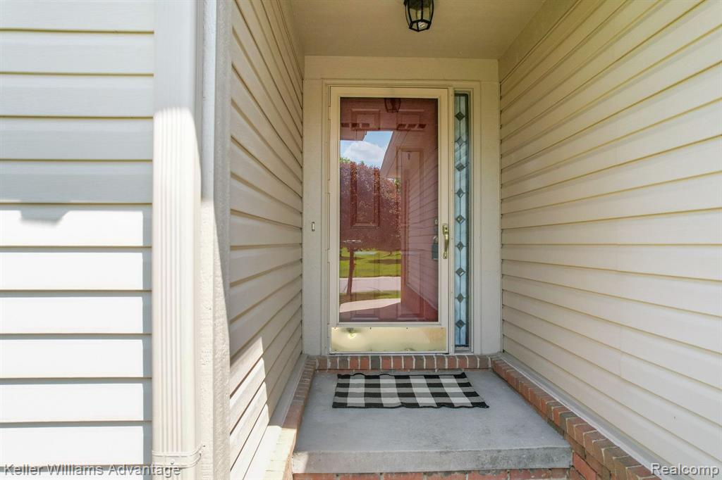 390 Mulberry Drive, Commerce Twp, MI 48390 — Photo 6