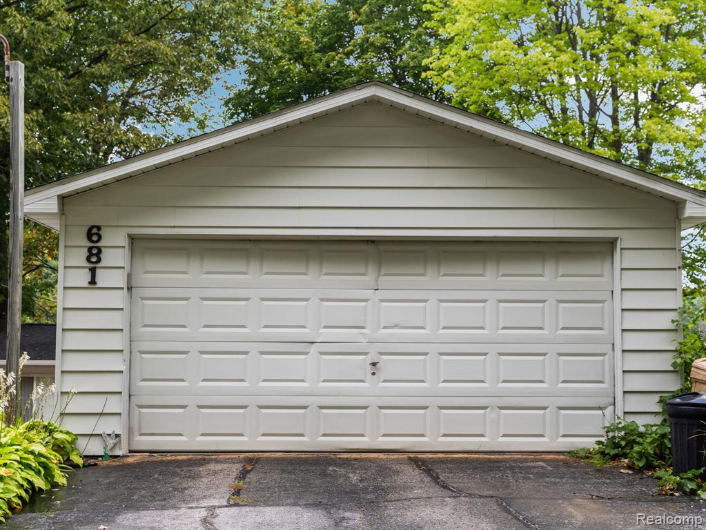 681 Lakeview Drive, Harrison, MI 48625 — Photo 20