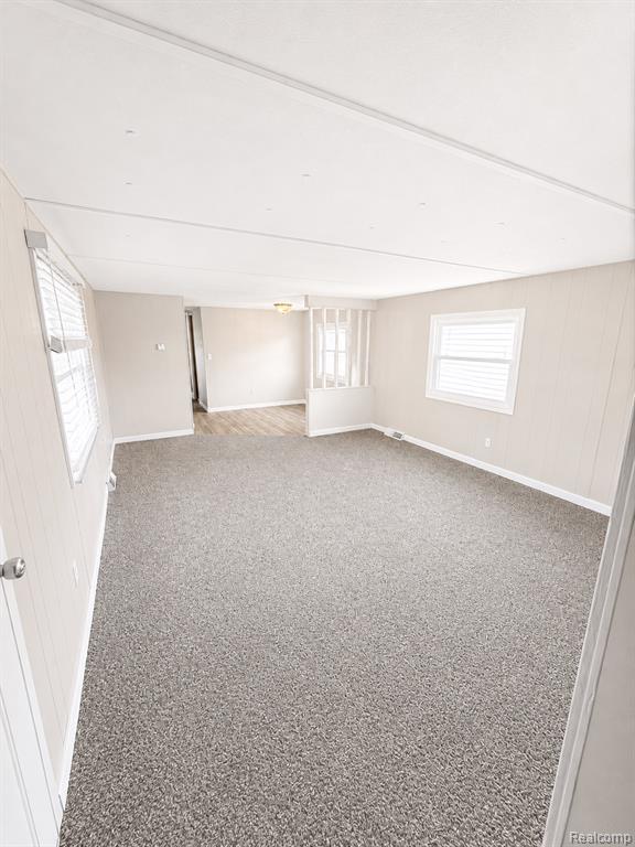 107 Foxpointe Ct, Swartz Creek, MI 48473 — Photo 2