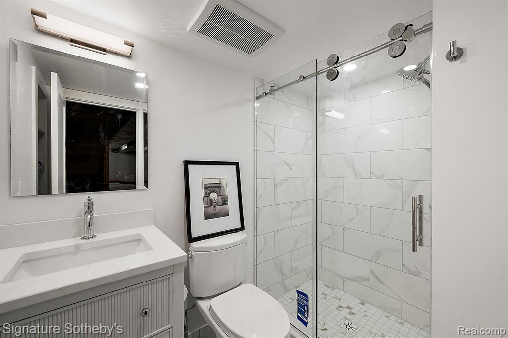 580 N Brys Drive, Grosse Pointe Woods, MI 48236 — Photo 22