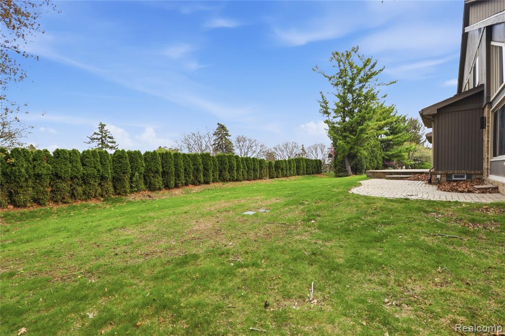2084 Wabeek Hill Court, Bloomfield Hills, MI 48302 — Photo 52