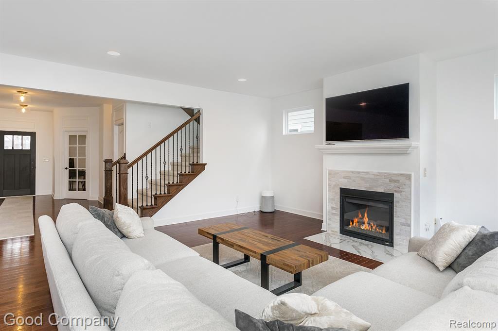 707 GOLF Avenue, Royal Oak, MI 48073 — Photo 10
