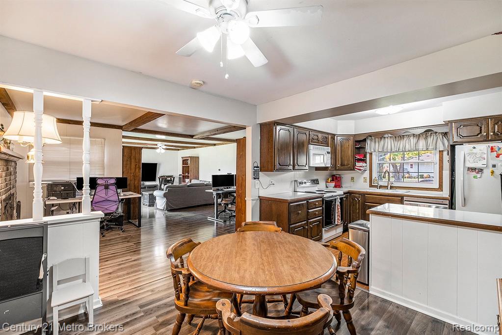 4413 OLD CARRIAGE Road, Flint, MI 48507 — Photo 11