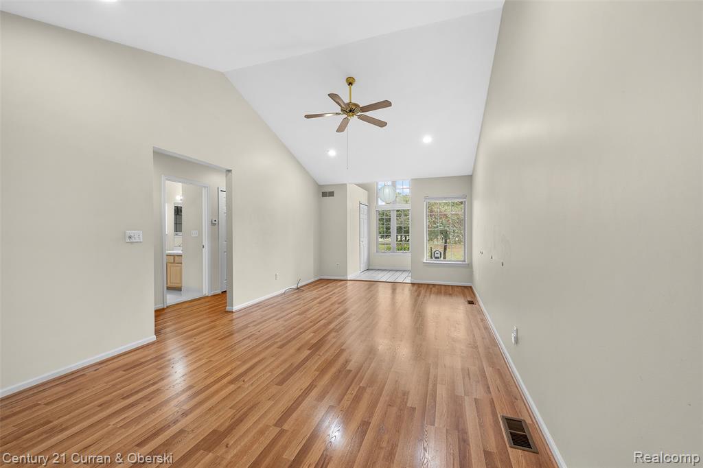 9 Canfield Circle, Dearborn Heights, MI 48127 — Photo 3