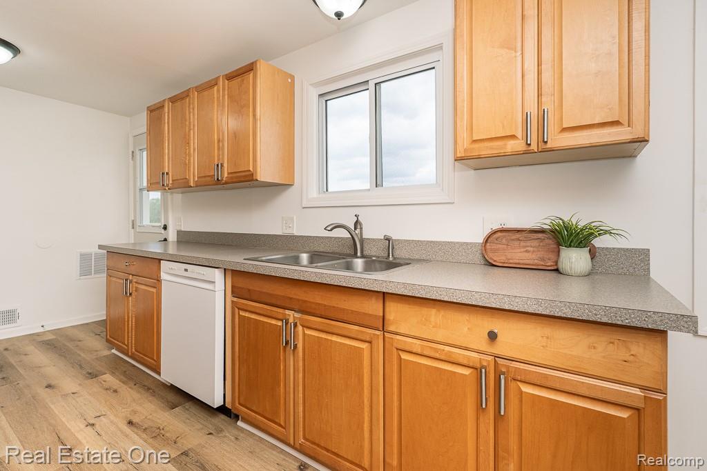 8249 Beers Road, Swartz Creek, MI 48473 — Photo 11