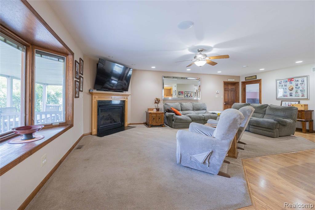 21855 Huron River Drive, New Boston, MI 48164 — Photo 7