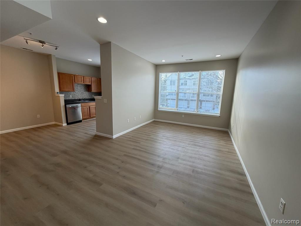 575 Summerfield Drive, Westland, MI — Photo 3