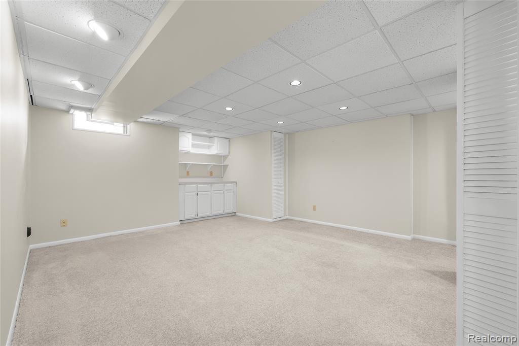 16252 Country Knoll Drive, Northville, MI 48168 — Photo 37