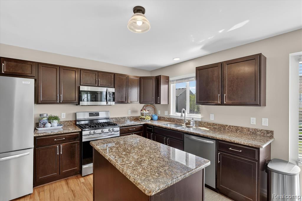 4076 Ash Tree Lane, Howell, MI 48843 — Photo 11