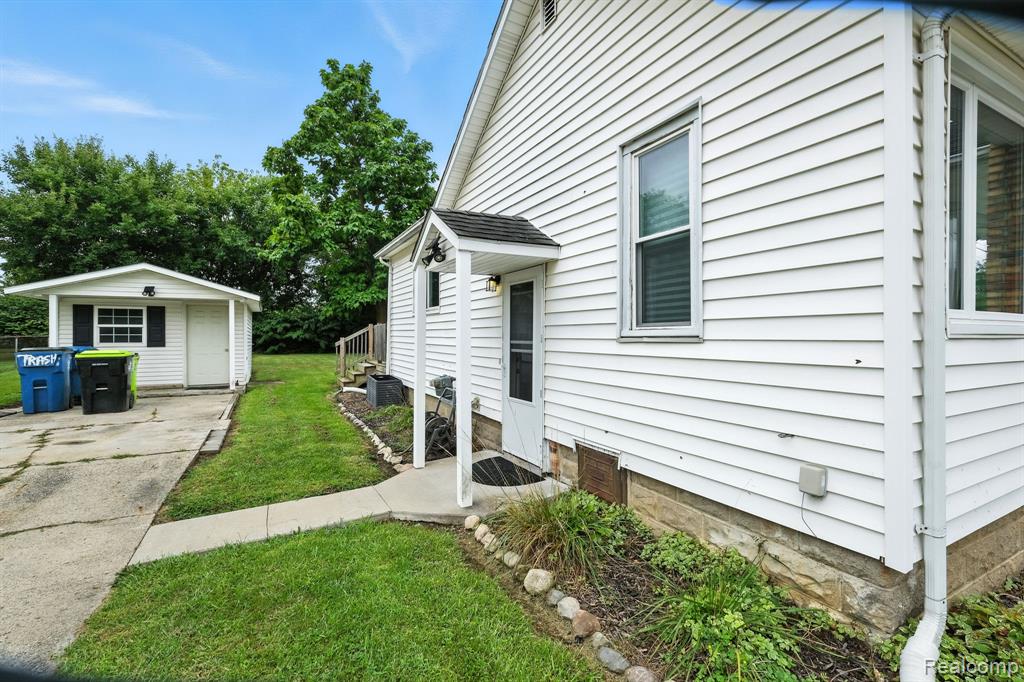8093 Crapo Street, Swartz Creek, MI 48473 — Photo 16