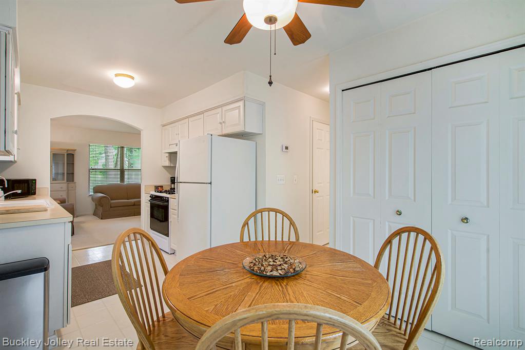 5802 Fernlands Avenue, Hamburg, MI — Photo 16