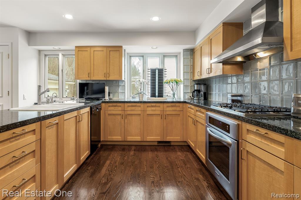 8519 HENDRIE Boulevard, Huntington Woods, MI — Photo 28
