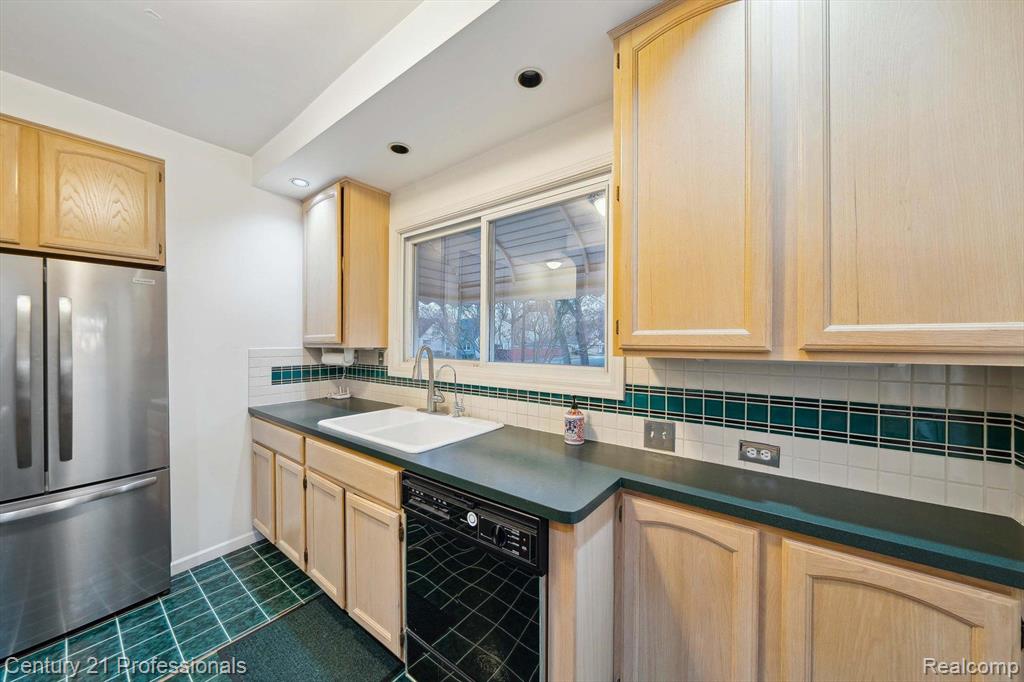 603 S BLAIR Avenue, Royal Oak, MI 48067 — Photo 18
