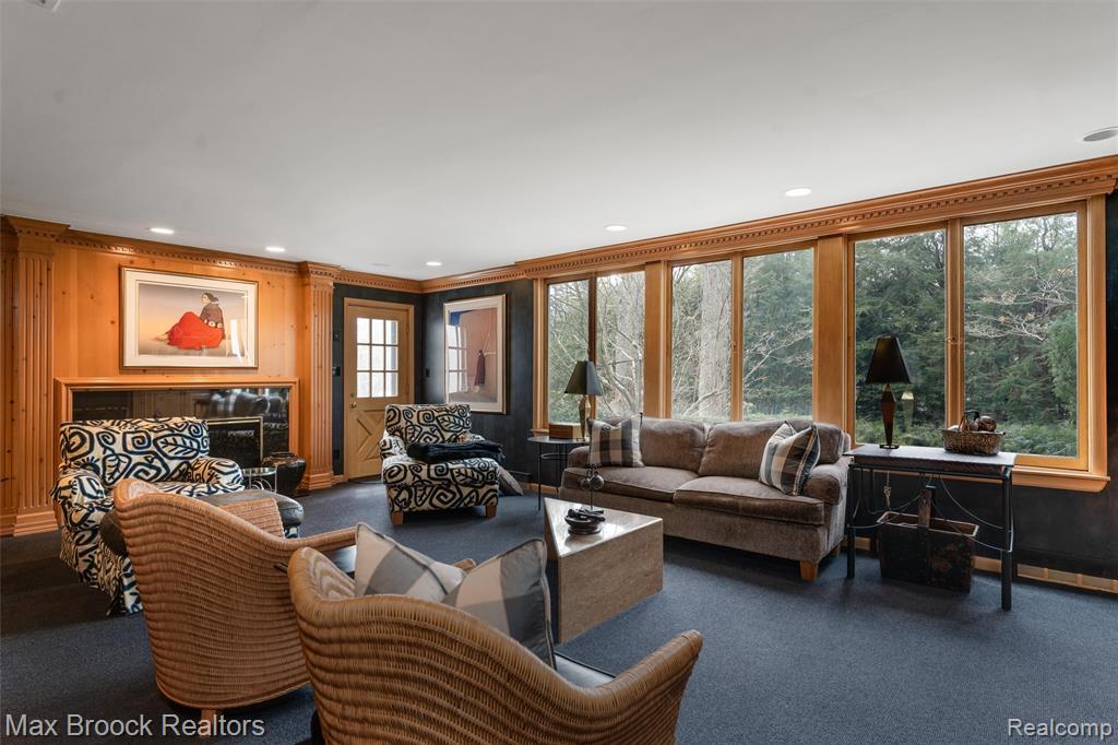 919 W Glengarry Circle, Bloomfield Hills, MI 48301 — Photo 37