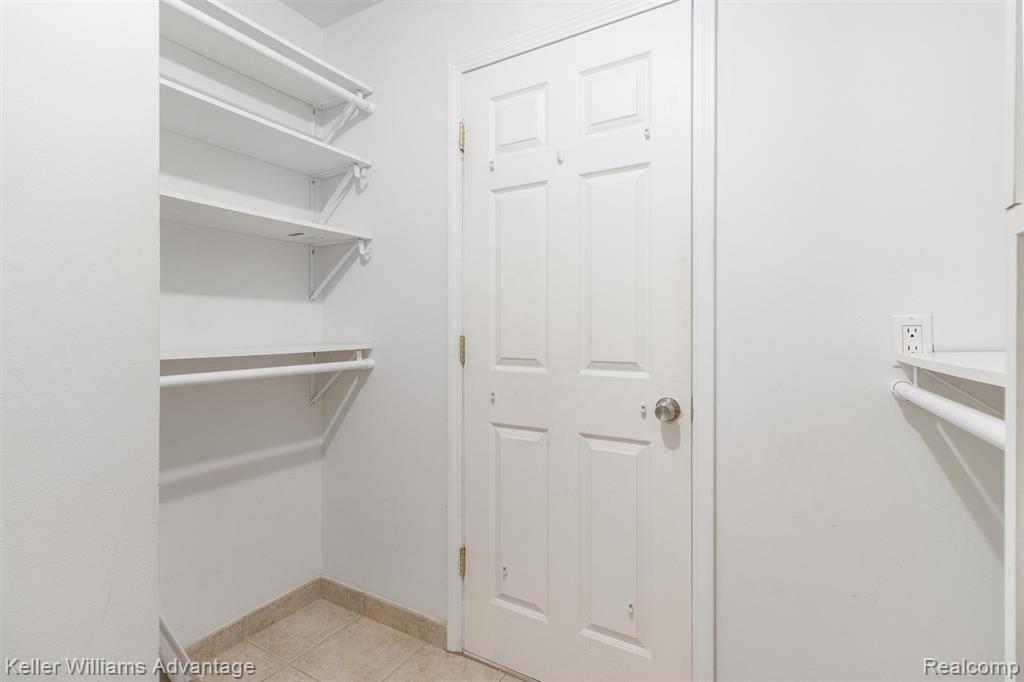 29464 Bobrich Street, 49, Livonia, MI 48152 — Photo 13