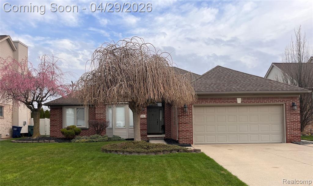 800 Saint Johns Boulevard, Lincoln Park, MI 48146 — front exterior