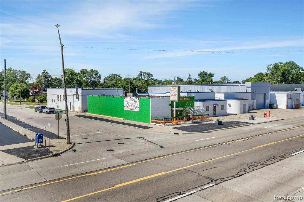844 E 10 Mile Road, Hazel Park, MI 48030 — Photo 45