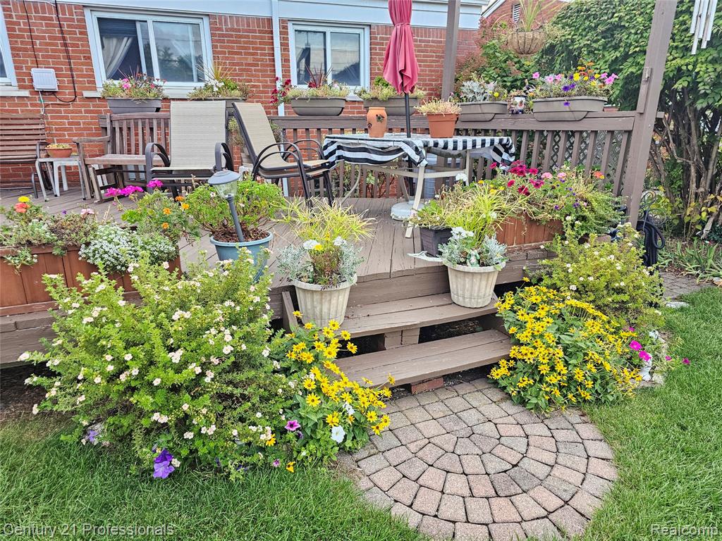 8876 Robindale, Redford, MI 48239 — Photo 30