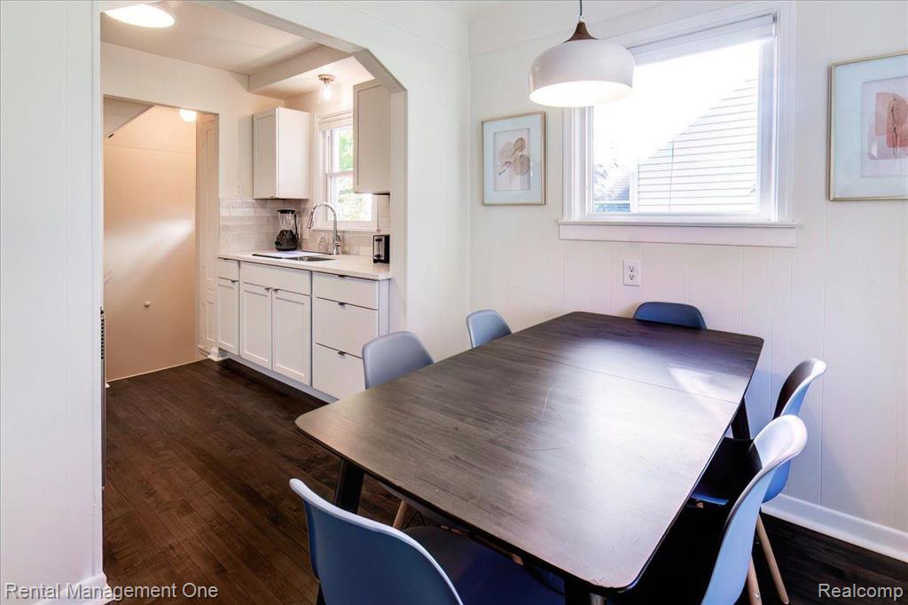710 E 12 MILE Road, Royal Oak, MI 48073 — Photo 7